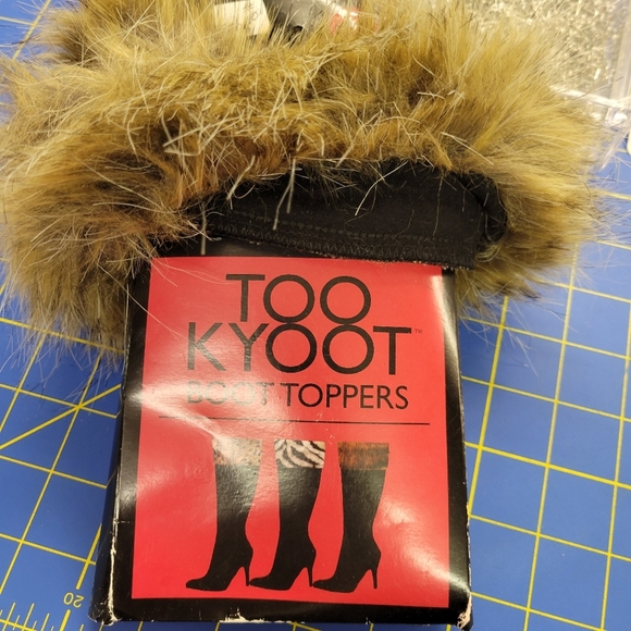 Too Kyoot Boot Toppers Faux Fur - Picture 4 of 5